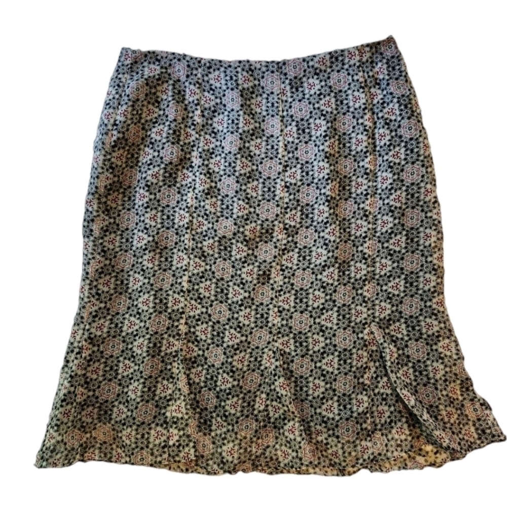 Vintage Kathie Lee Women's  Skirt Size 12. 100% Polyester. Gray & Black. Lined